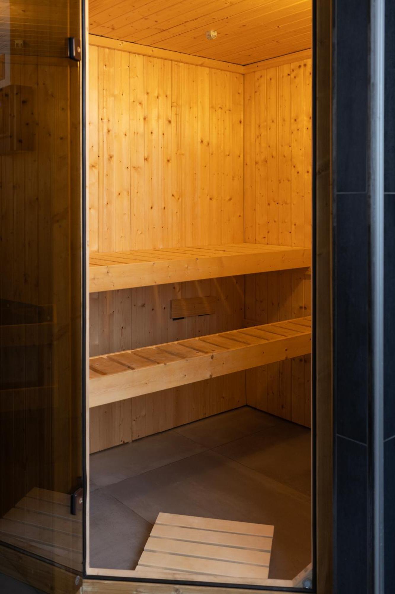 Huge Apartment With Sauna And Free Parking Duisburgo Esterno foto